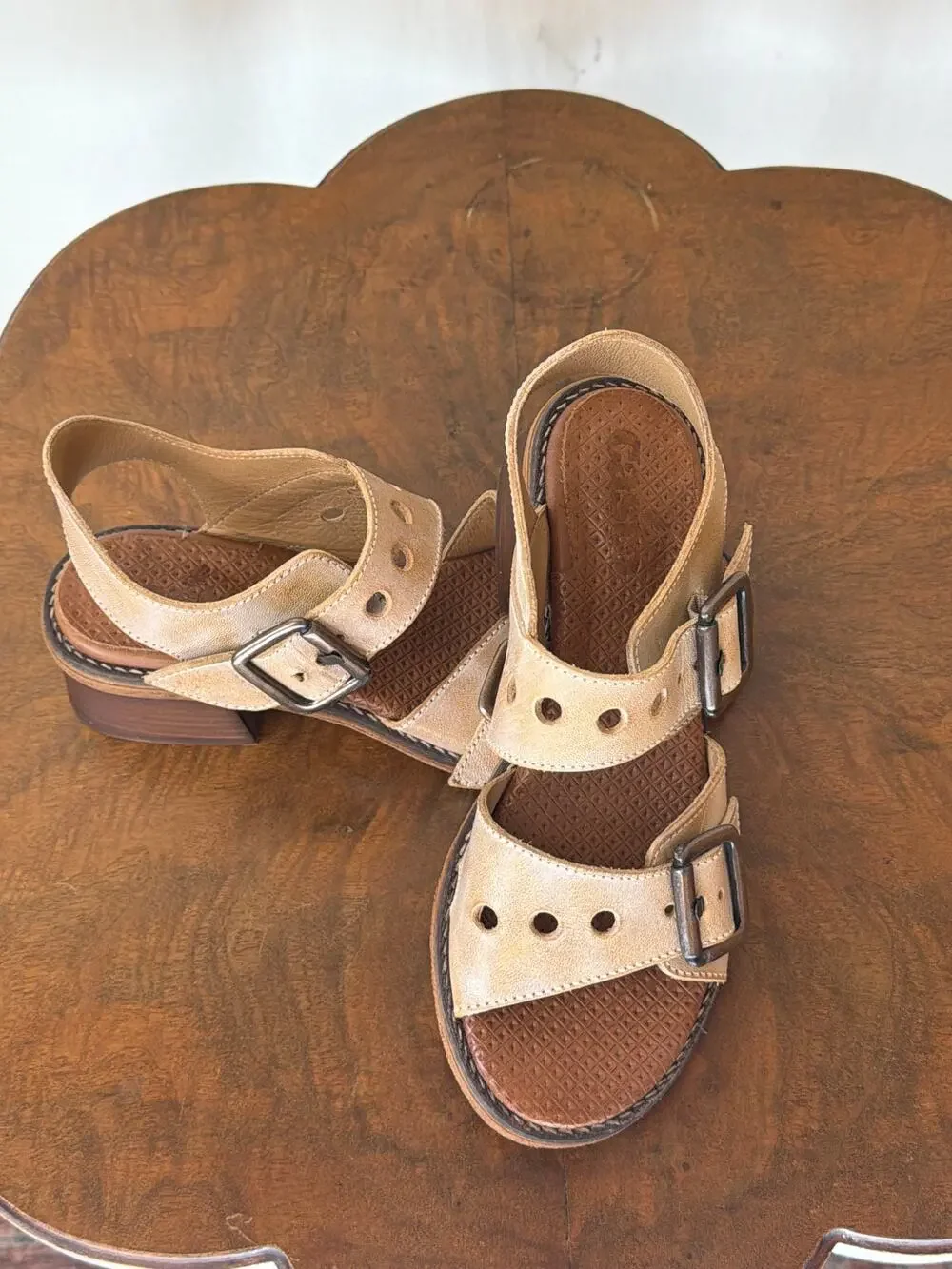 NIB Casta Taupe / Pistachio Leather Strappy Sandal PORTUGAL #0592 SZ 36